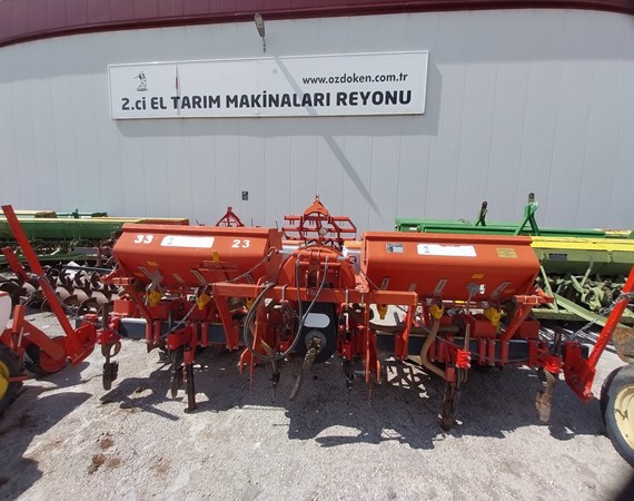 ÖZDÖKEN 6LI DİSKLİ GÜBRELİ SABİT ŞASE (70CM) ARA MAKİNA (33 NO)