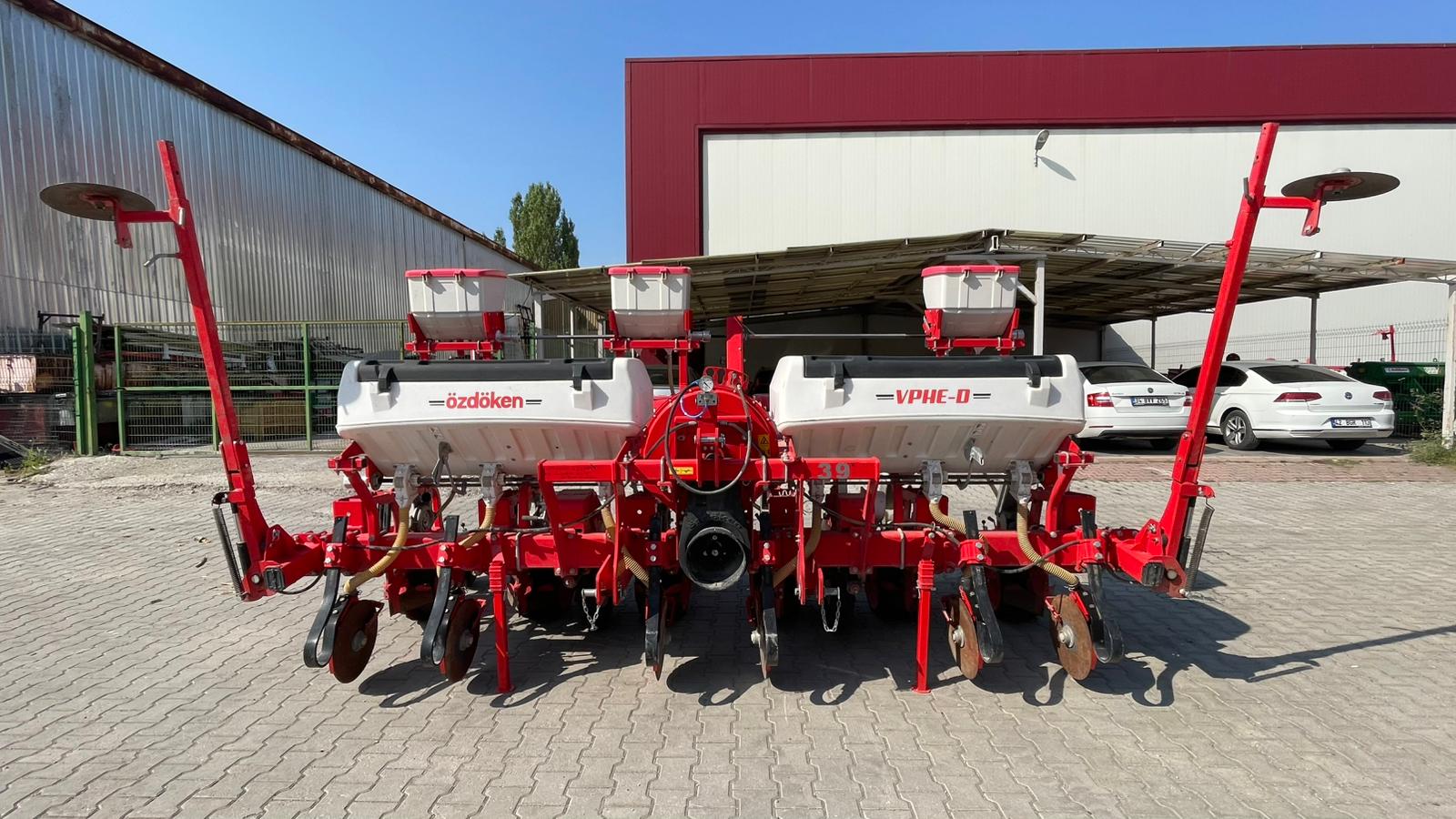 &Ouml;ZD&Ouml;KEN 6'LI DİSKLİ 70 CM ARA G&Uuml;BRELİ MİKROGRAN&Uuml;LL&Uuml; &Ccedil;İFT PİSTON MARK&Ouml;R PN&Ouml;MATİK EKİM MİBZERİ
