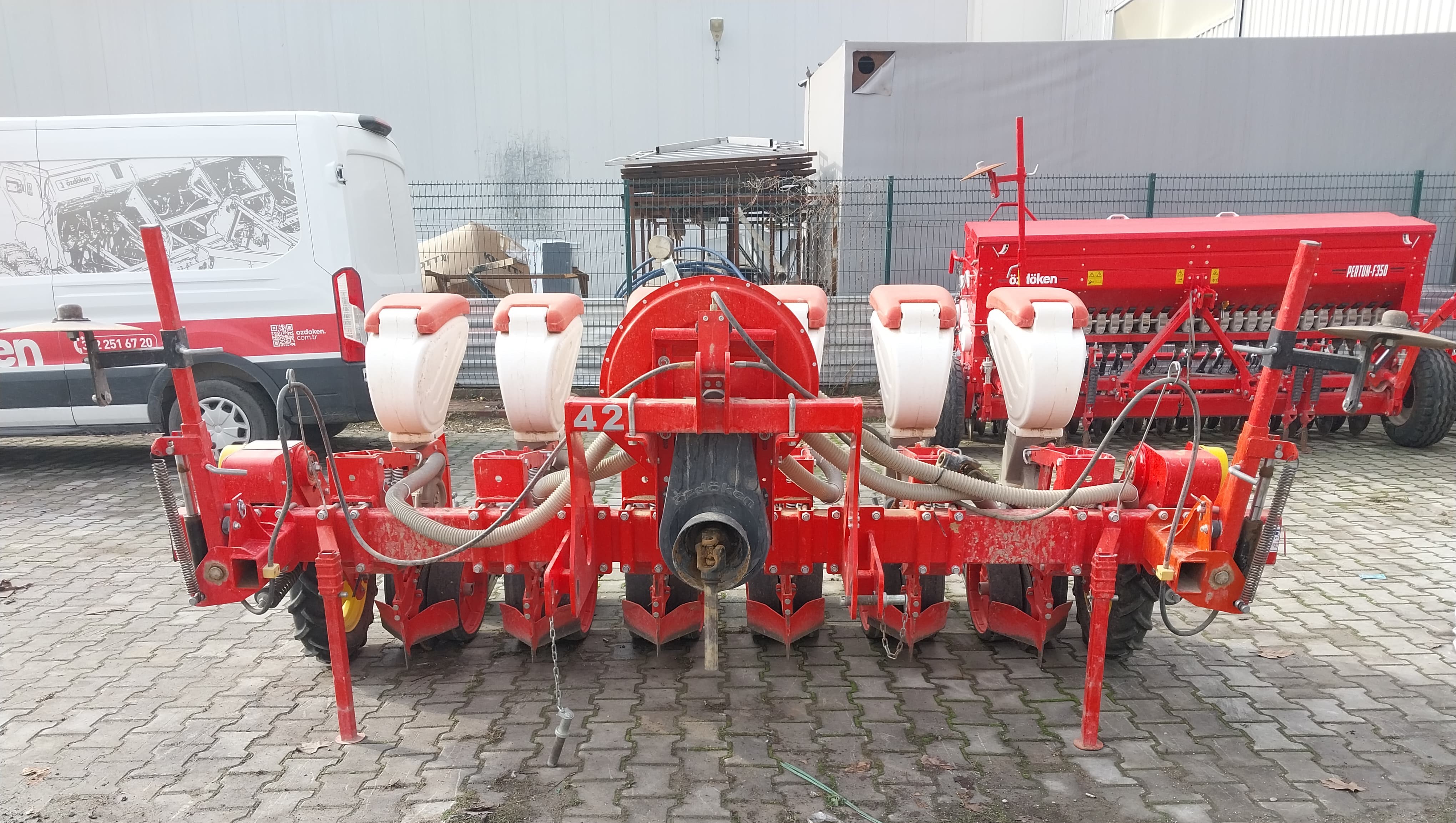 &Ouml;ZD&Ouml;KEN 6'LI DİSKLİ G&Uuml;BRESİZ SABİT ŞASE 45 CM ARA &Ccedil;İFT PİSTON MARK&Ouml;RL&Uuml; MAKİNE