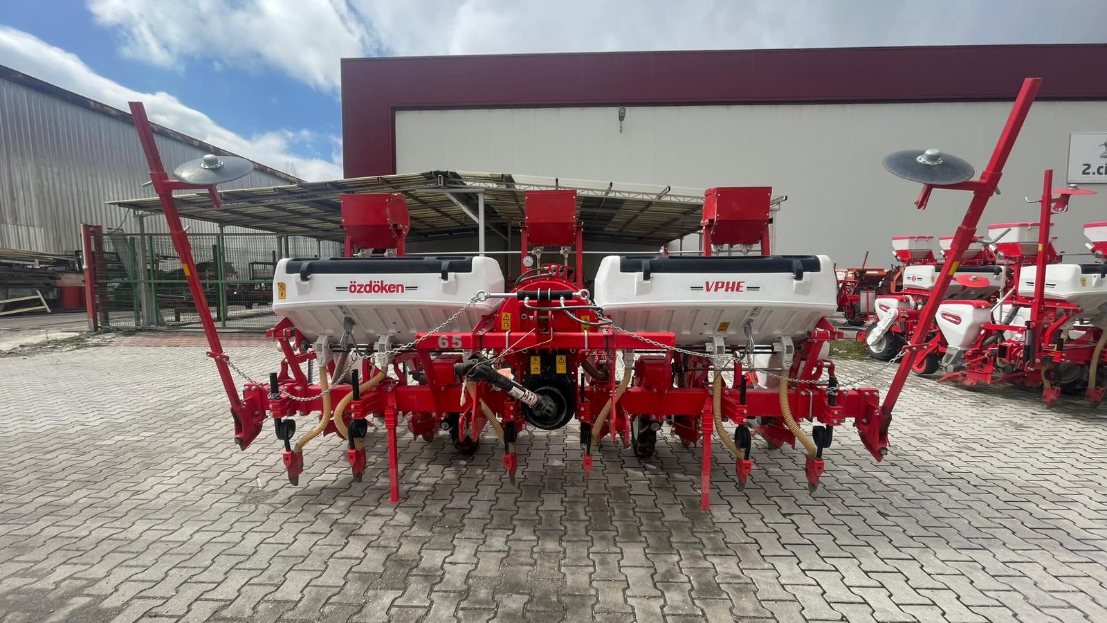 &Ouml;ZD&Ouml;KEN 6'LI G&Uuml;BRELİ 70 CM ARA MİKROGRAN&Uuml;LL&Uuml; SABİT ŞASE PN&Ouml;MATİK EKİM MAKİNESİ